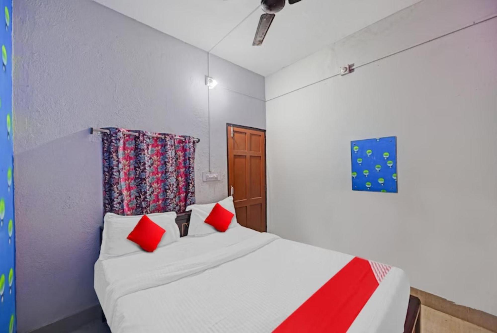 Hotel Madison Homes Бхубанешвар Екстериор снимка