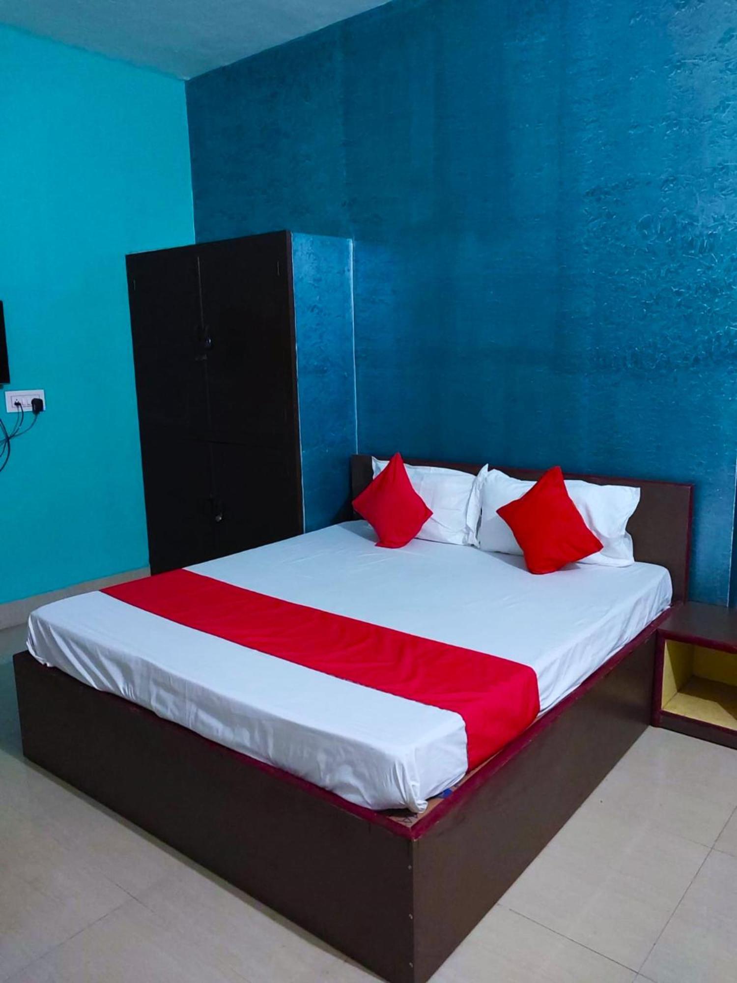 Hotel Madison Homes Бхубанешвар Екстериор снимка
