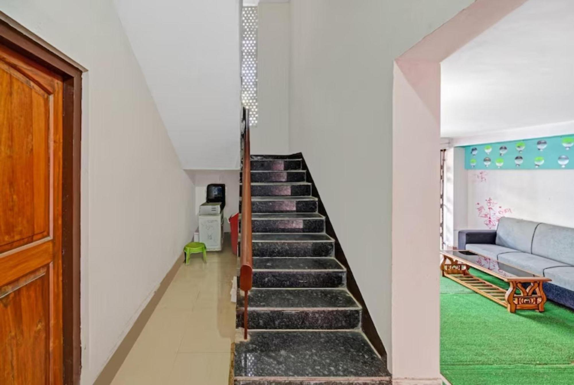 Hotel Madison Homes Бхубанешвар Екстериор снимка